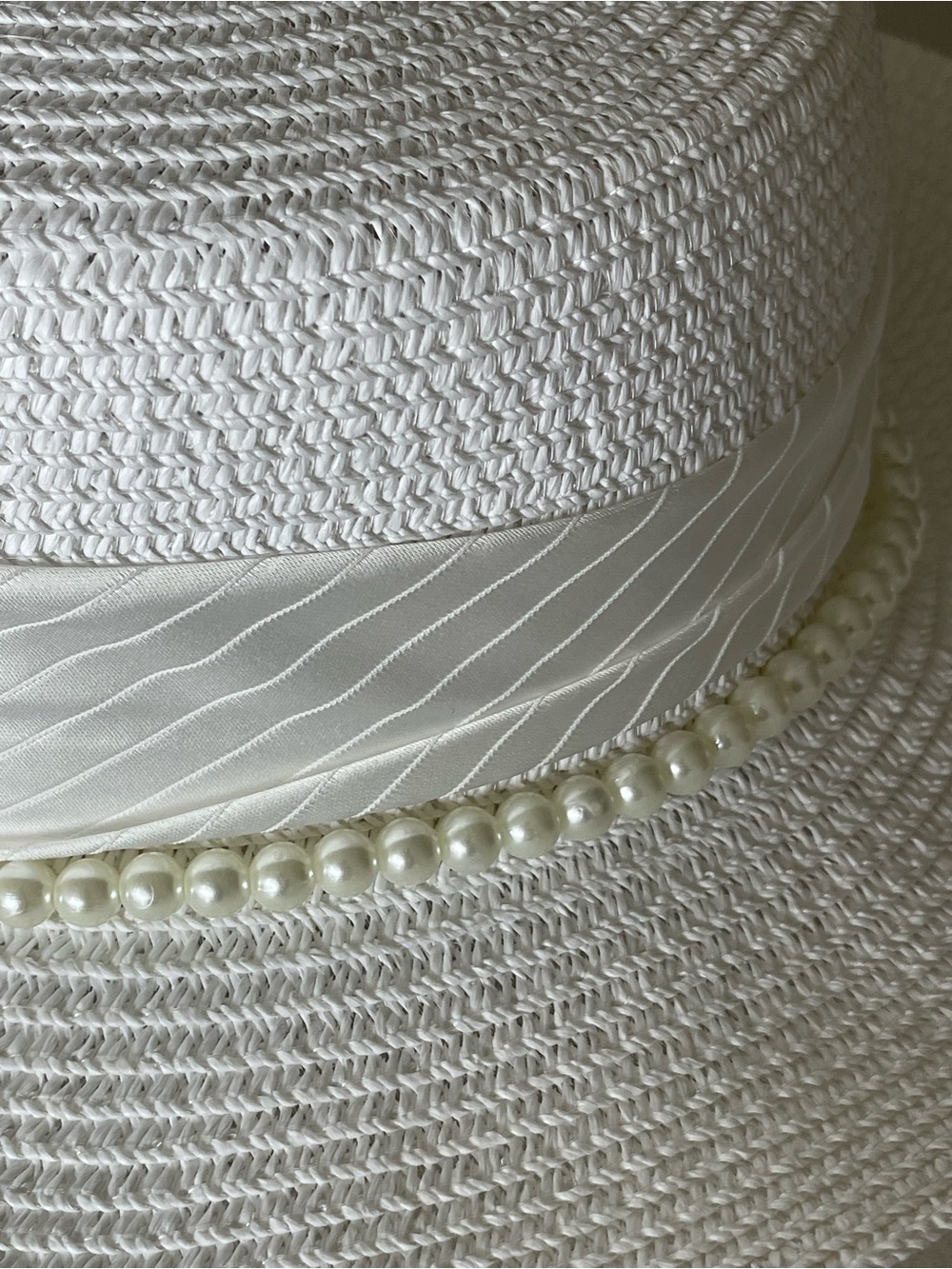 Women’s White Straw Hat with Pearl Trim and Ribbon Band